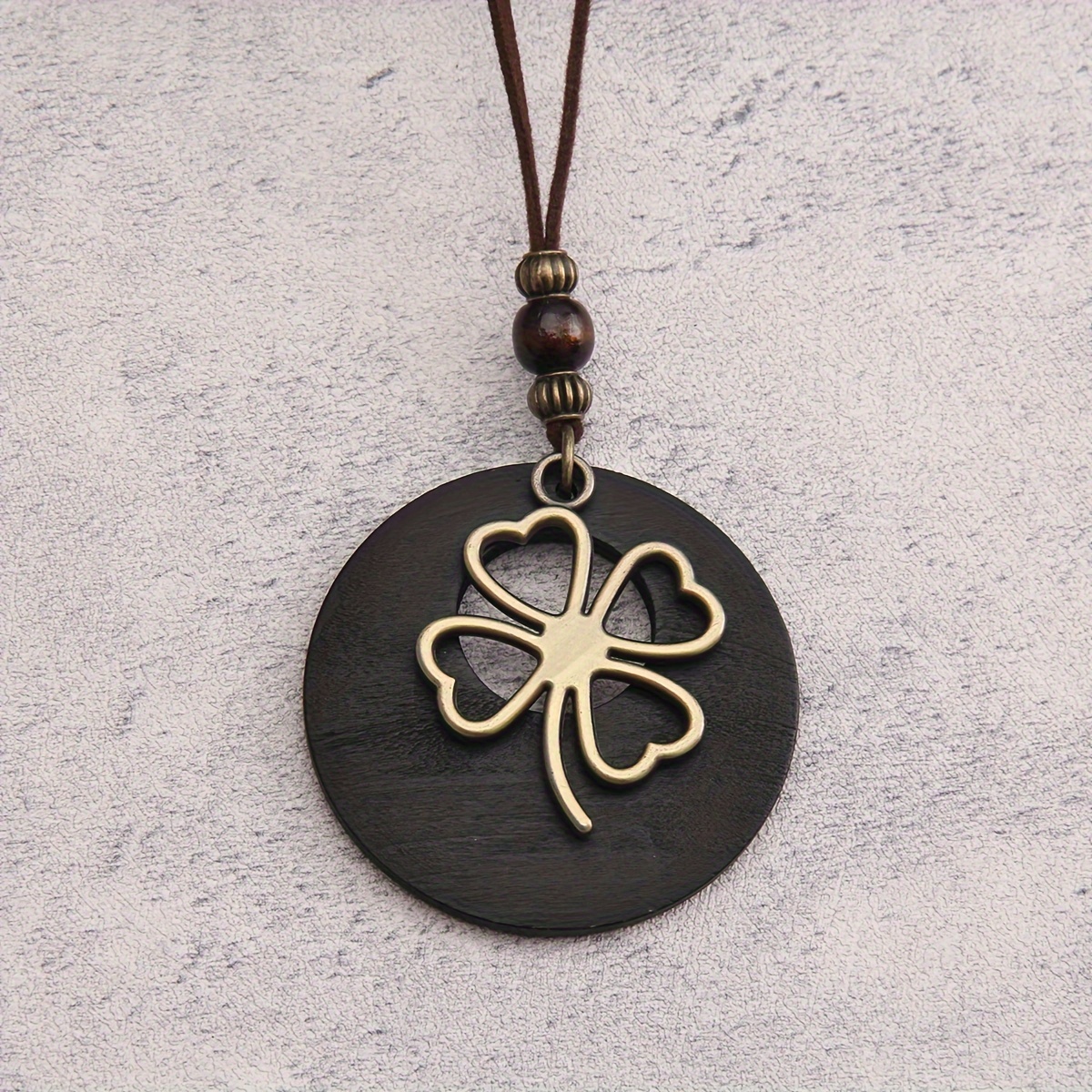 Retro Clover Round Pendant Sweater Chain Necklace